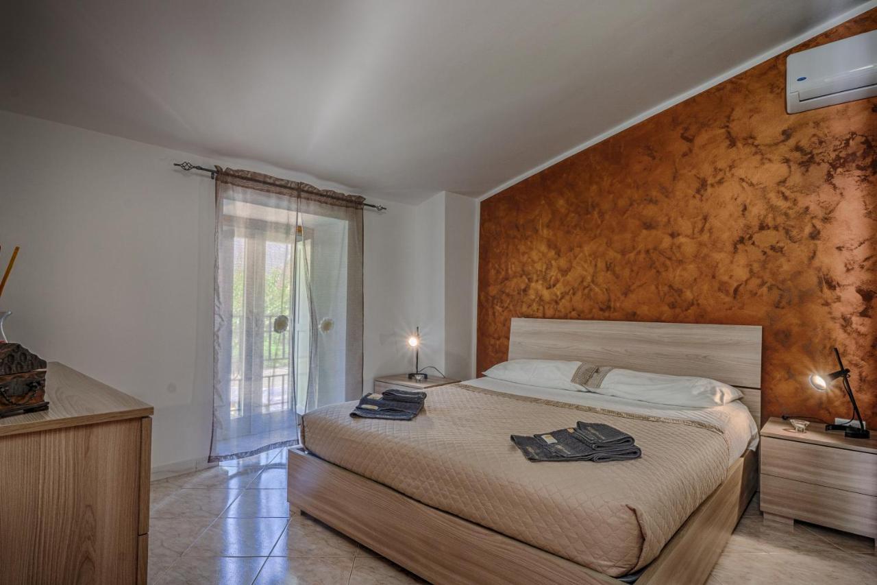 Apicella Casa Vacanze Villa ตรามอนติ ภายนอก รูปภาพ