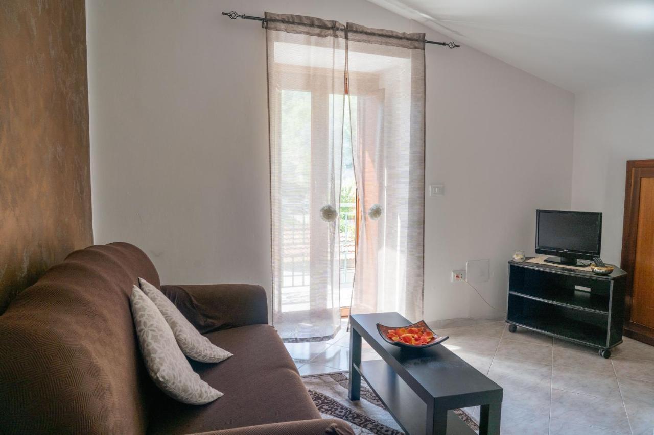 Apicella Casa Vacanze Villa ตรามอนติ ภายนอก รูปภาพ